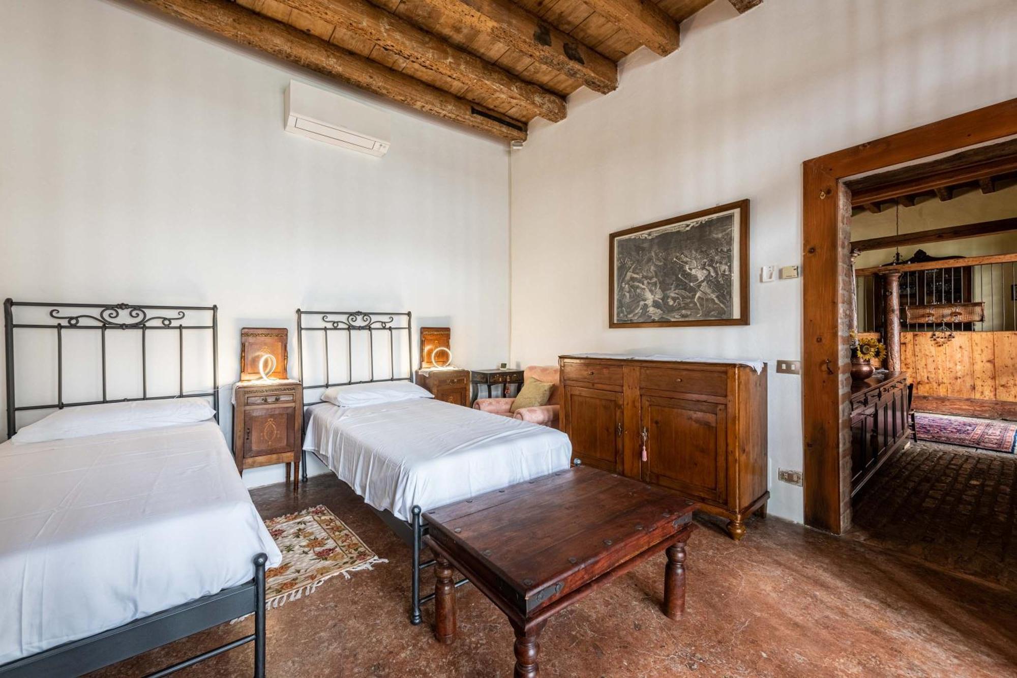 Villa Country Mansion 8500Squarefeet San Pietro Viminario Exterior photo
